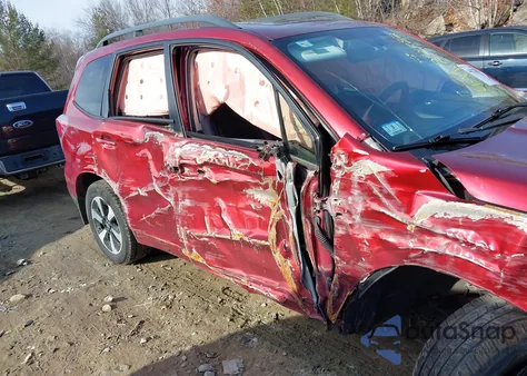 2017 Subaru Forester 2.5I Premium z USA, uszkodzony, nr VIN JF2SJAGC2HH507475